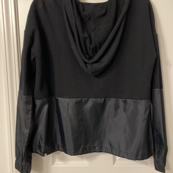Fabletics Lightweight Jacket - Picture 4 of 4